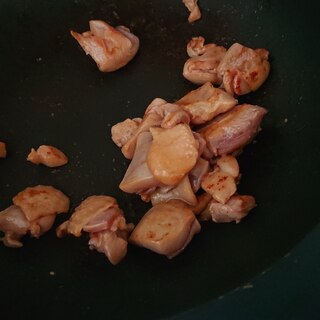 鶏もも肉のモミモミケチャップ焼き